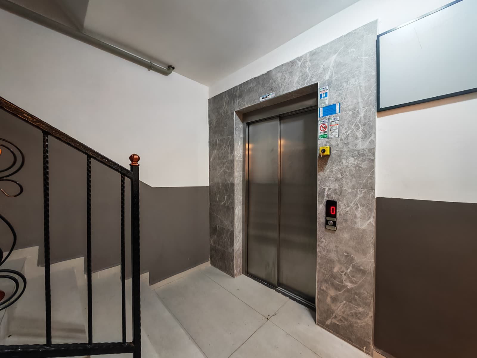 SARAÇLIDA AYRI MUTFAKLI 2 YIILIK ÇİFT BALKONLU 3+1